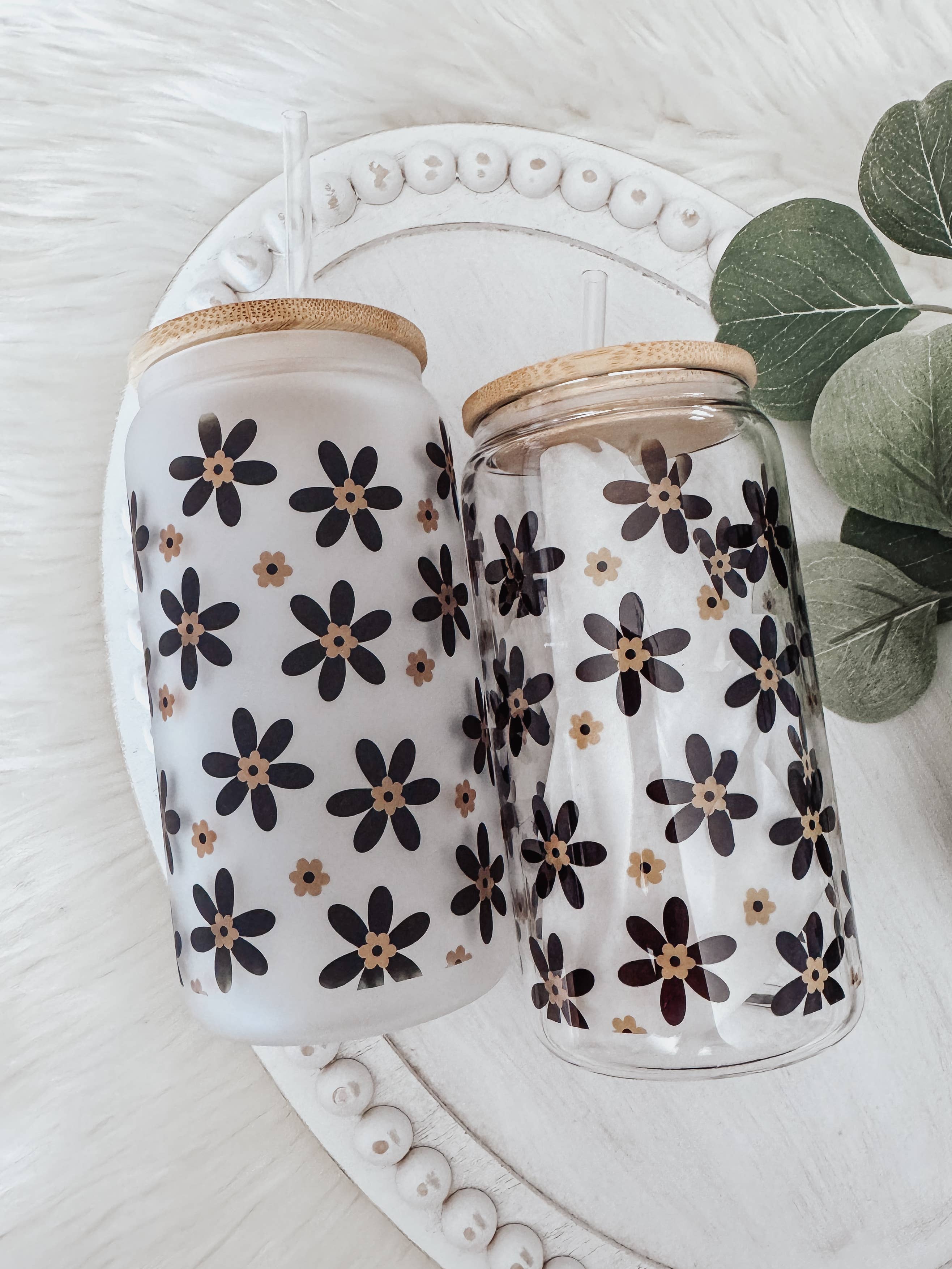 Minimalist Daisy 16oz Glass Cup with Bamboo Lid