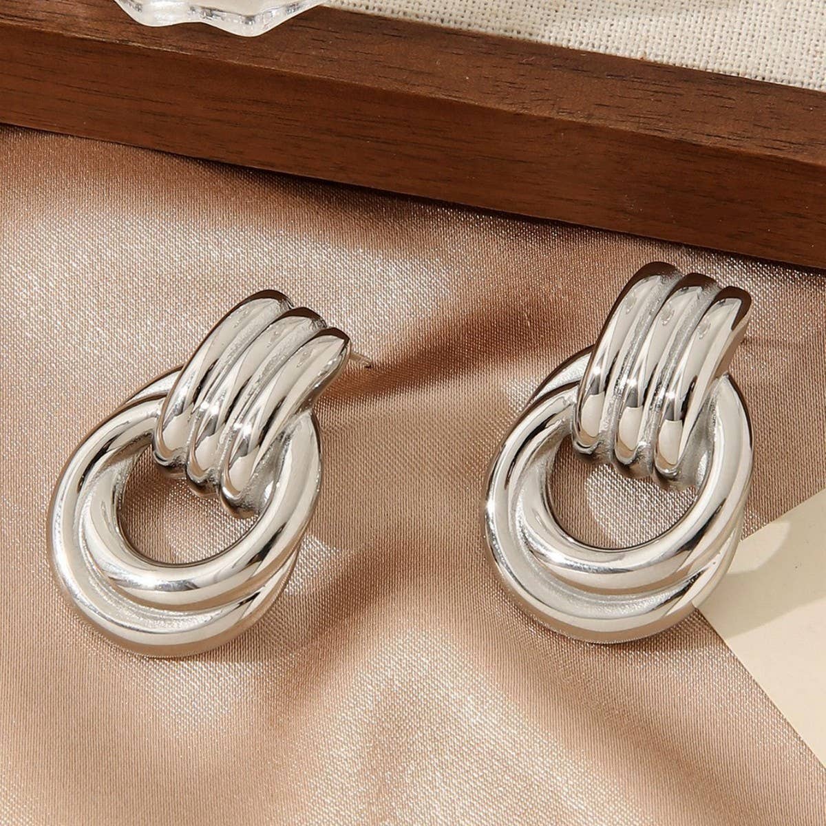 18K Gold Threaded Titanium Hoop Earrings.