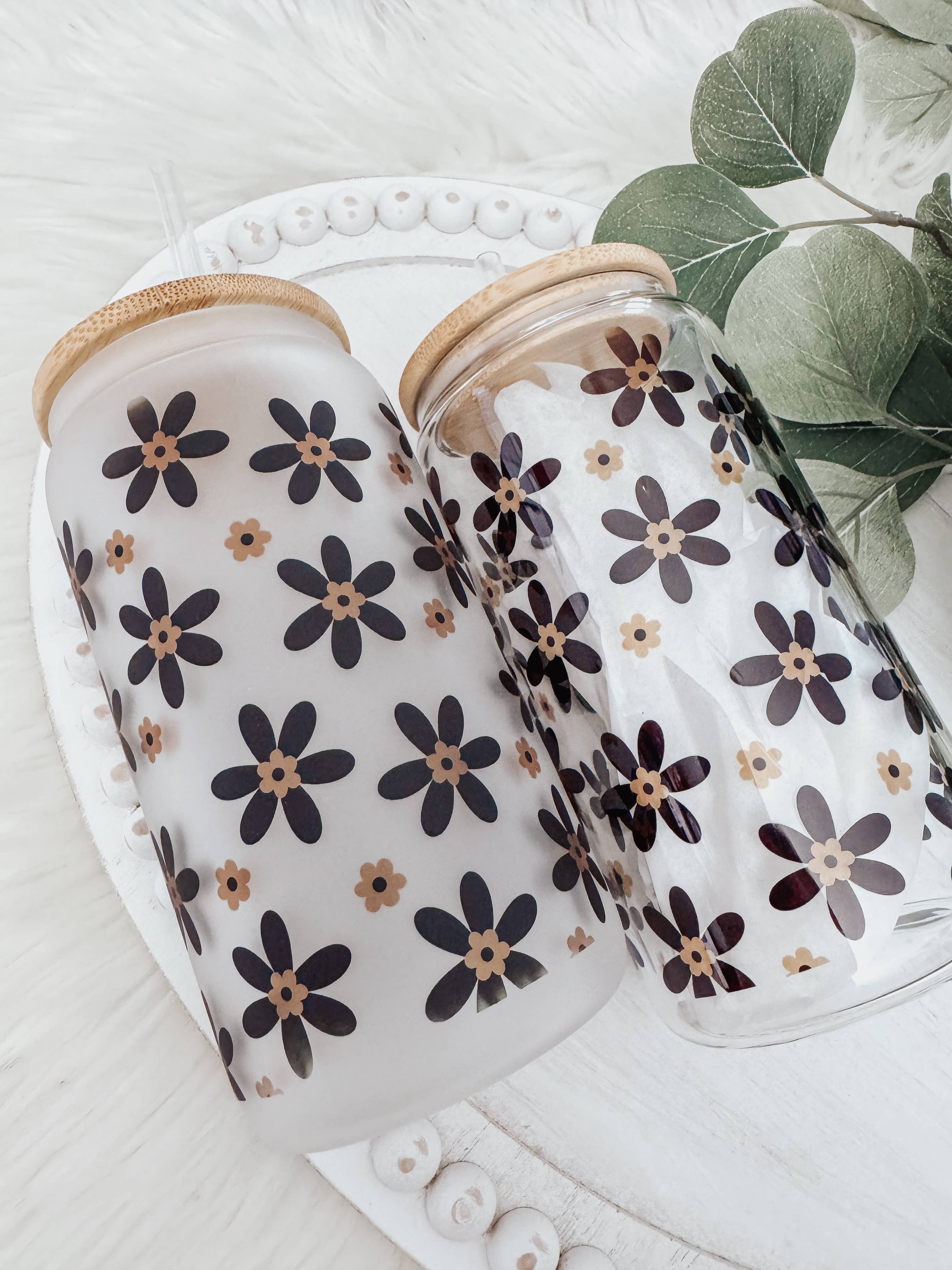 Minimalist Daisy 16oz Glass Cup with Bamboo Lid