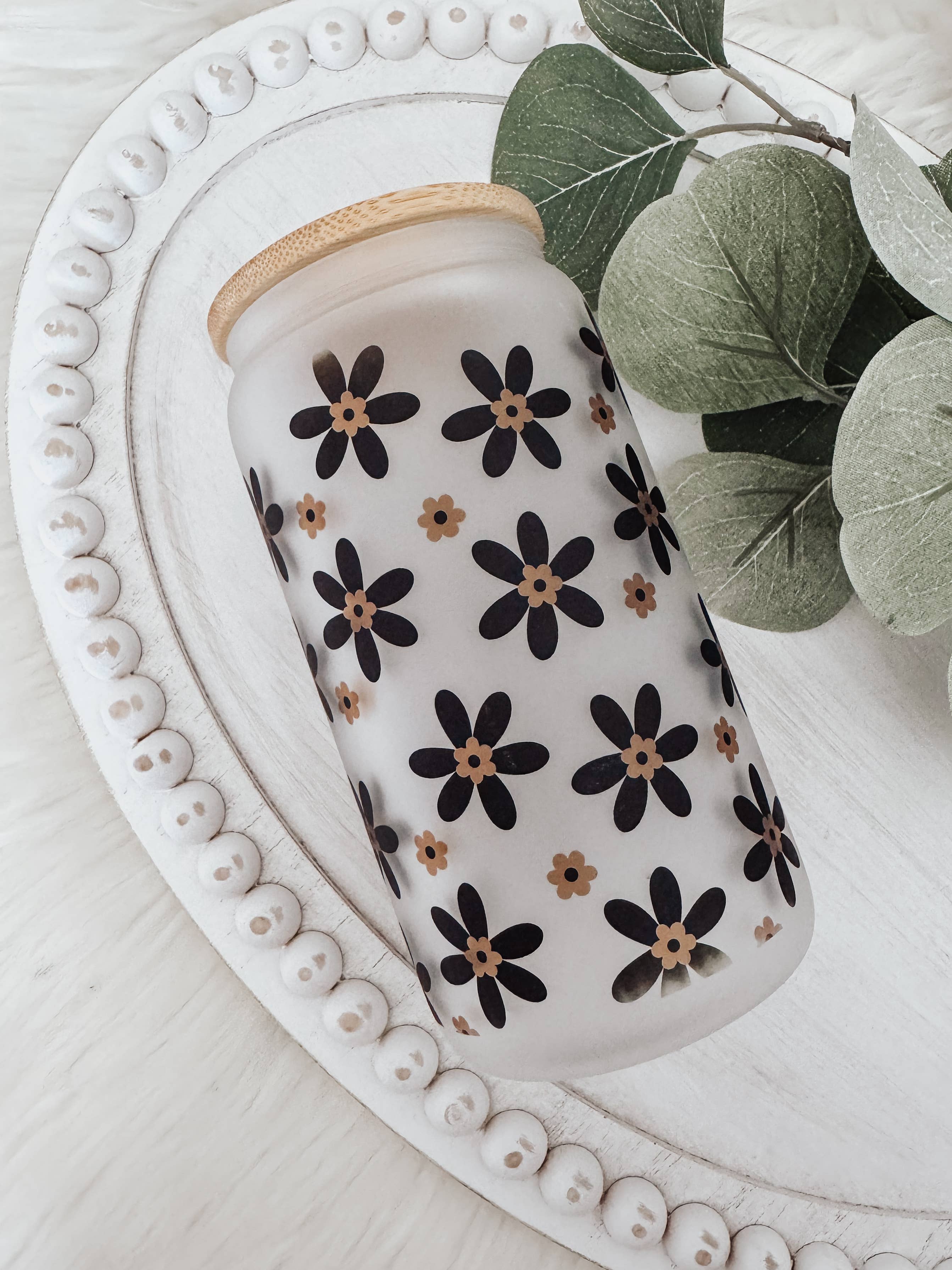 Minimalist Daisy 16oz Glass Cup with Bamboo Lid