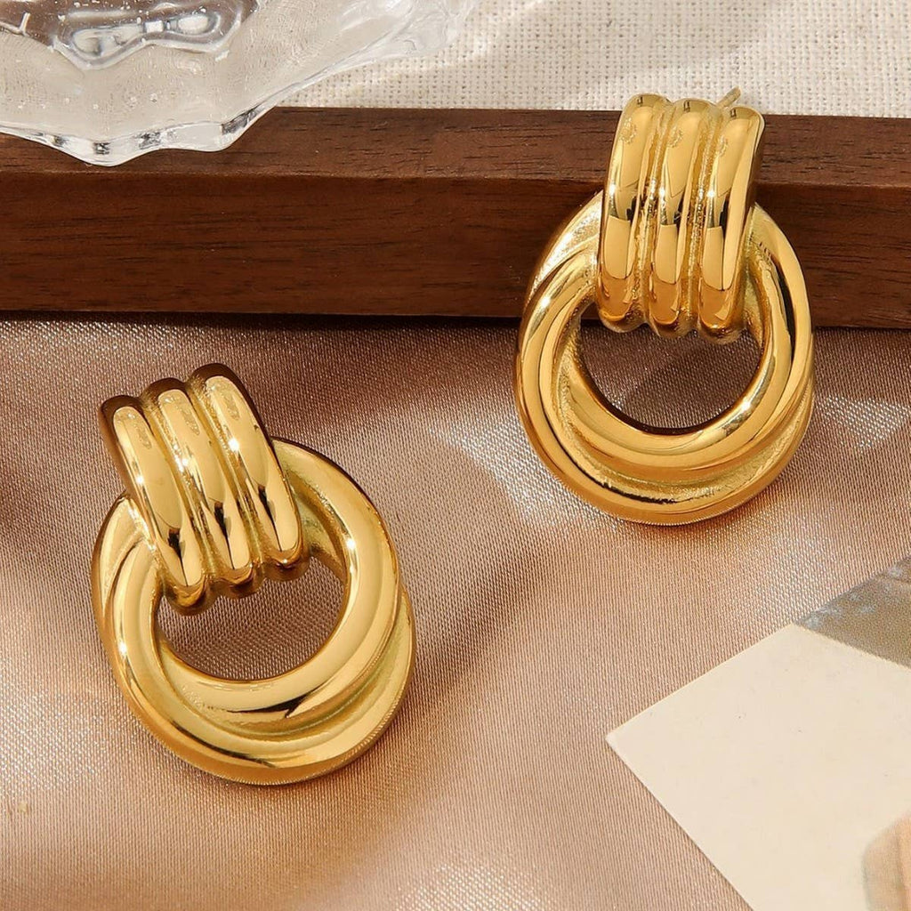 18K Gold Threaded Titanium Hoop Earrings.